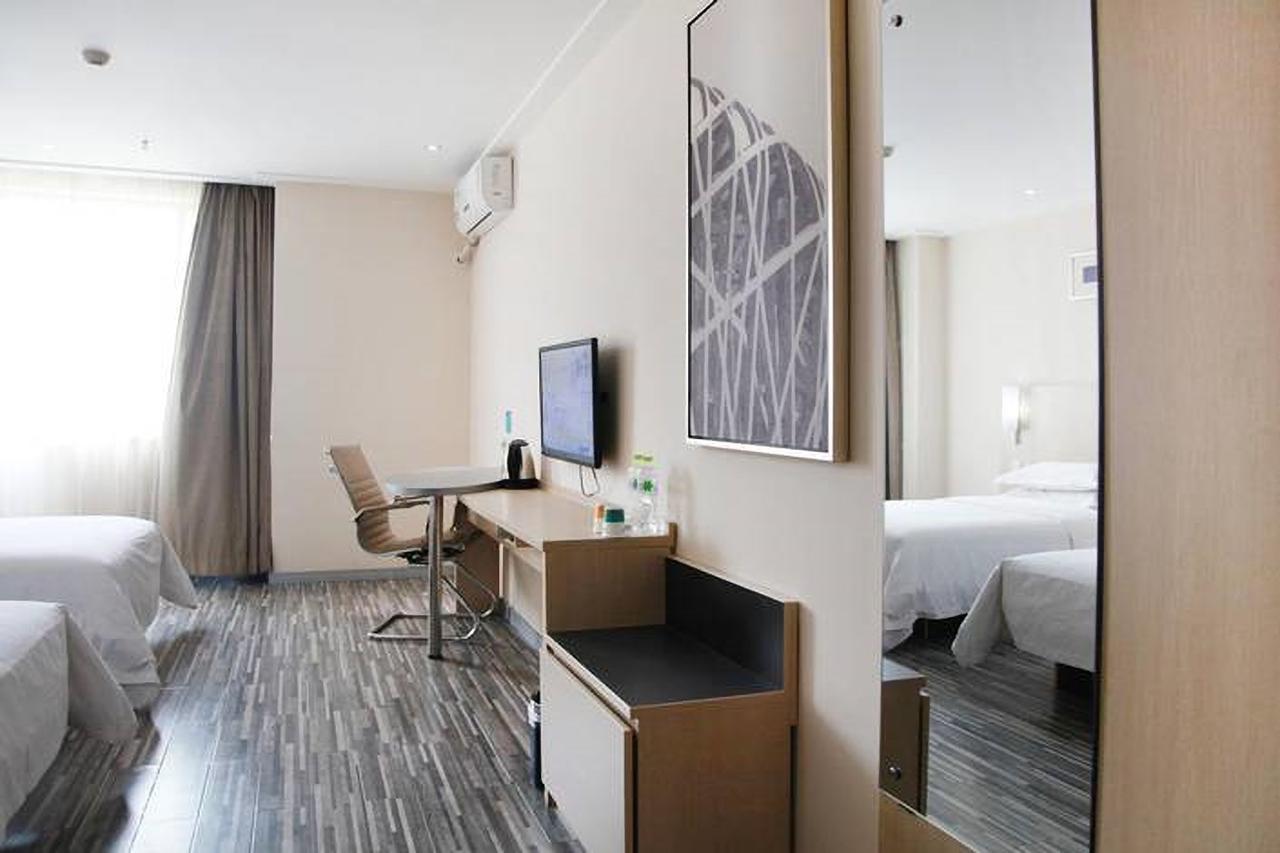 City Comfort Inn Wuhan Caidian Square Bagian luar foto